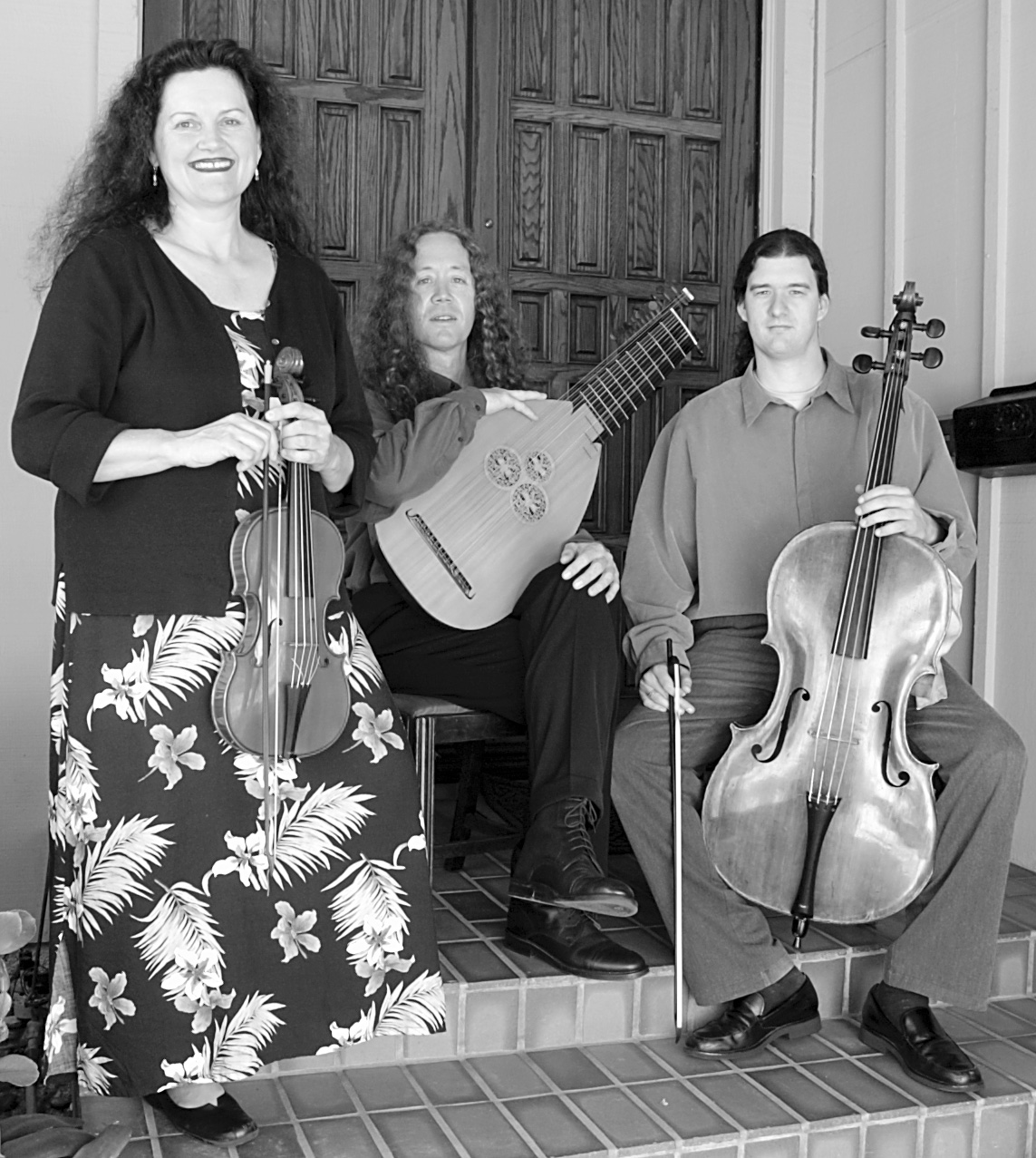 From left to right; Violinist Elizabeth Blumenstock, Lutenist, John Schneiderman and Cellist William Skeen, the members of Galanterie.